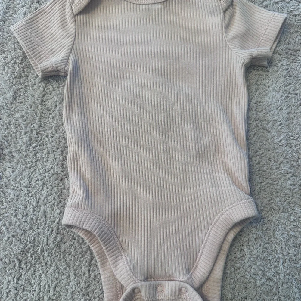 5pc Baby Girl 6-12M Bundle H&M Old Navy Panda Romper Neutral Ribbed Bodysuits